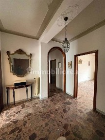 Quadrilocale da ristrutturare, Centro, Canosa di Puglia