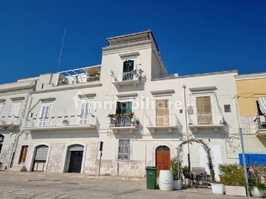 Bilocale da ristrutturare, piano terra, Bisceglie
