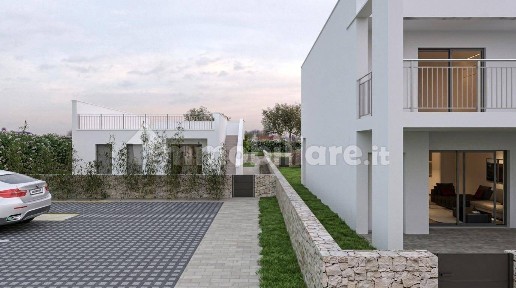 Bari, Torre a Mare, Via Morelli e Silvati, 13
