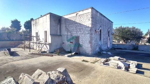Noci, Ex Strada Statale per Putignano, 133