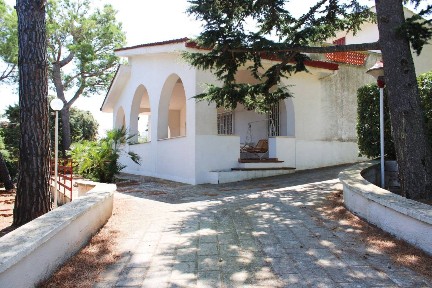 Putignano, Strada Comunale Boschetto, 6