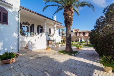 Villa unifamiliare via Sacco e Vanzetti 5, Centro, Conversano