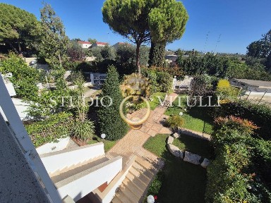 Villa unifamiliare corso Alcide De Gasperi 376, Carbonara di Bari, Bari
