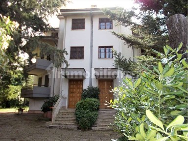 Villa bifamiliare via Arturo Toscanini, 12, Acquaviva delle Fonti