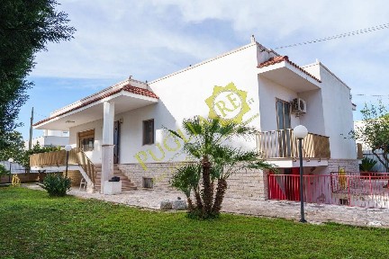 Villa unifamiliare Sp111, 117, Mola di Bari
