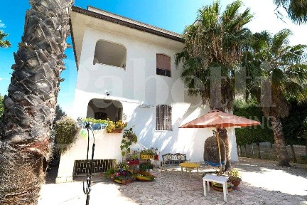 Giovinazzo, Lo Scoglio di Euridice