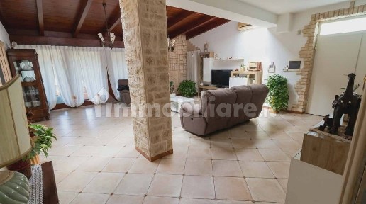 Villa plurifamiliare Strada Comunale San Donato, Turi