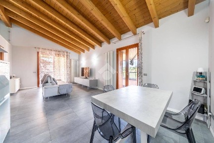 Langhirano, Via cavaillon, 1