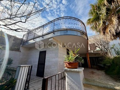 Villa bifamiliare via Attilio Alto, 30, Palese, Bari