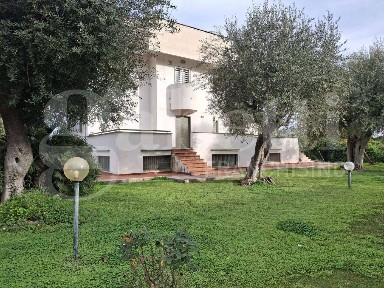 Villa unifamiliare via Giuseppe Fanelli, Carbonara di Bari, Bari