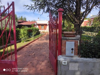 Villa unifamiliare via Delle Mimose - Quadrifoglio 37, Centro, Cassano delle Murge