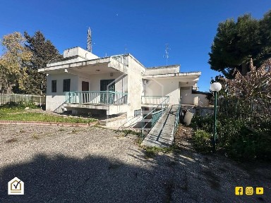 Villa unifamiliare, da ristrutturare, 214 m², Santa Caterina, Bari