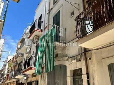Villa unifamiliare via M.R. Imbriani, 62, Centro, Mola di Bari