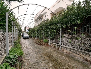 Villa unifamiliare via Giulio Petroni 132, Carbonara di Bari, Bari