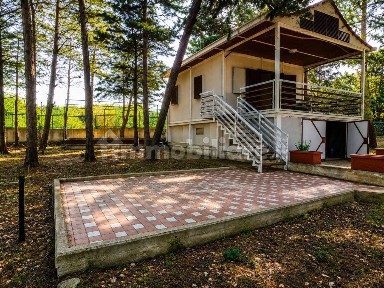 Villa unifamiliare Strada Comunale Lamadenza, Toritto