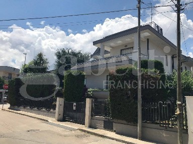 Villa unifamiliare via Peucetia, nc, Centro, Cassano delle Murge