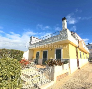 Villa unifamiliare, ottimo stato, 320 m², Santeramo in Colle