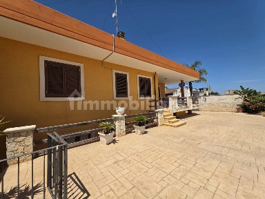 Villa unifamiliare via Santa Rita, Conversano