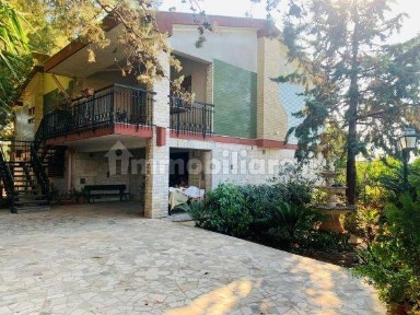 Villa unifamiliare Strada Provinciale Mola di Bari-Rutigliano, Mola di Bari