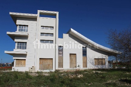 Villa unifamiliare, nuova, 500 m², Santeramo in Colle