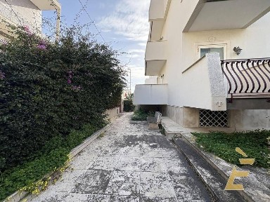 Bari, Palese, Via Giuseppe Volpe