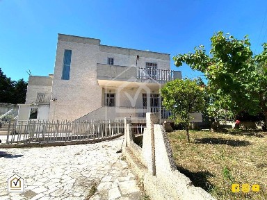 Villa bifamiliare, da ristrutturare, 310 m², Japigia, Bari
