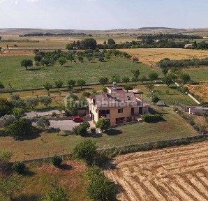 Villa unifamiliare via Parisi, Altamura