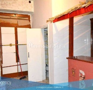 Villa unifamiliare, da ristrutturare, 107 m², Altamura
