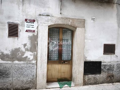 Villa unifamiliare, da ristrutturare, 50 m², Centro, Noicattaro
