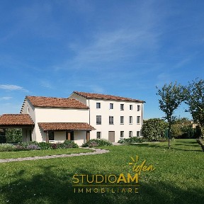 Rustico, da ristrutturare, 440 m², Centro, Azzano Decimo