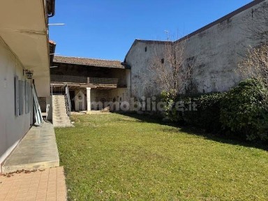 Casale via Strizzot 13, Aviano Castello, Aviano