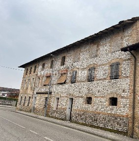 Casale, da ristrutturare, 360 m², Castions, Zoppola