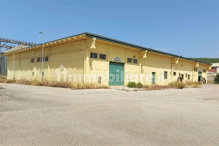 Capannone all'asta via Zirra snc, Alghero