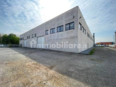 Mezzago, Via delle Industrie, 1