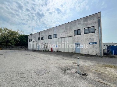 Mezzago, Via delle Industrie