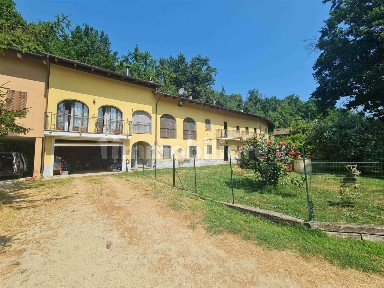 Rustico strada gherba 22, Ferrere