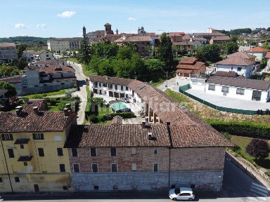 Casale via Lourdes 16, Centro, San Damiano d'Asti