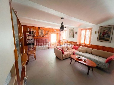 Casale via Bricco 8, San Desiderio, Calliano