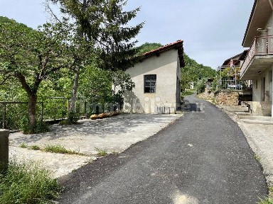 Rustico via Umberto I 14, Vesime