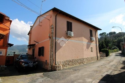 Terratetto unifamiliare via Ottorino Caproni 22, San Luigi, Poggio Mirteto