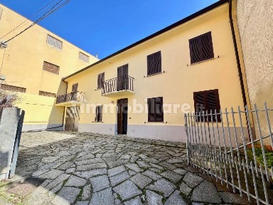 Cascina via Giuseppe Mazzini No Number, Rocchetta Palafea