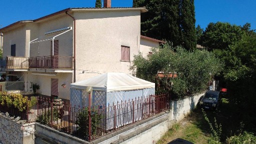 Terratetto plurifamiliare via Del Colle 11, Centro, Selci