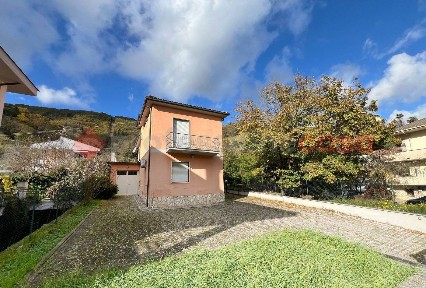 Terratetto unifamiliare via ss4 bis, 70, Rieti