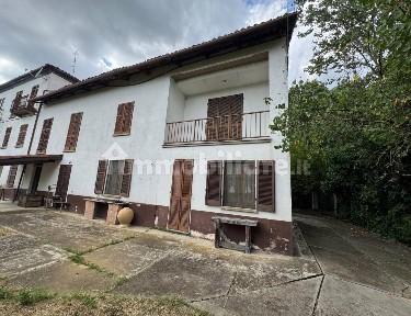 Rustico frazione Castiglione, Castiglione, Asti