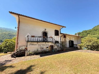Terratetto unifamiliare via Pezzola 7, Centro, Borgo Velino