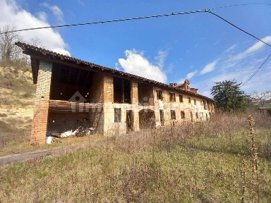Rustico, da ristrutturare, 440 m², Cortandone