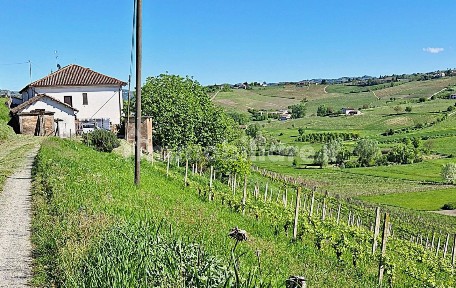 Casale 500 m², Cascine, Moasca