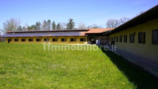 Rustico Strada Menabò, Cellarengo