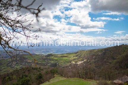 Rustico, da ristrutturare, 360 m², Roccaverano
