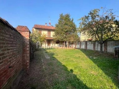 Cascina via Valentino, 1, Centro, Buttigliera d'Asti
